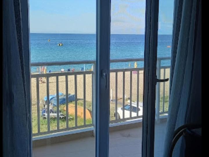 "Breeze" Front To The Sea - Hakidiki Flogita Exterior foto